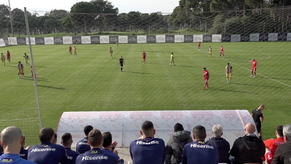 Antalya köklü futbol kulüplerinin gözde kamp merkezi oldu