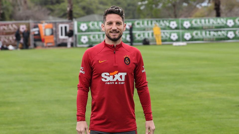 Galatasaraylı Mertens uyum sürecinde olduğunu belirtti