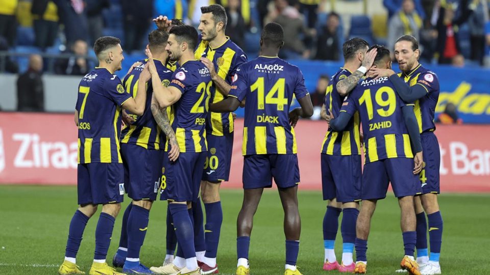 MKE Ankaragücü’nün konuğu Ümraniyespor