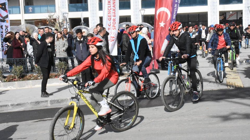 Şırnak’ta “bisiklet festivali” düzenlendi