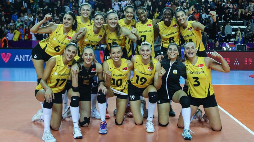 Son şampiyon VakıfBank galibiyetle başladı